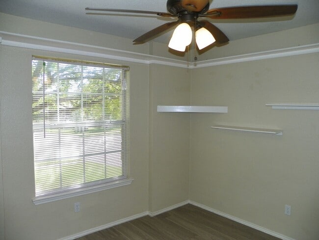 Building Photo - Welcome to this charming Centex home locat...