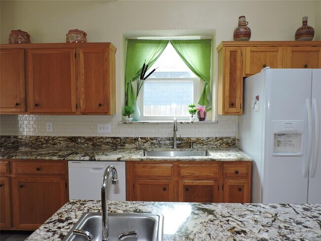 Building Photo - 12609 Deer Falls Dr