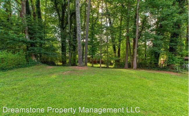 Building Photo - 3 br, 2 bath House - 2234 Maxwell Drive