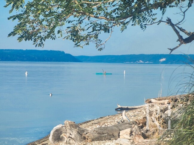 Building Photo - Waterfront Tudor | Private, Vintage Charm with Casita