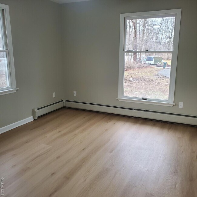 Building Photo - 71 E Searsville Rd