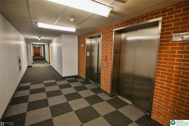 Building Photo - 11 W 2nd St