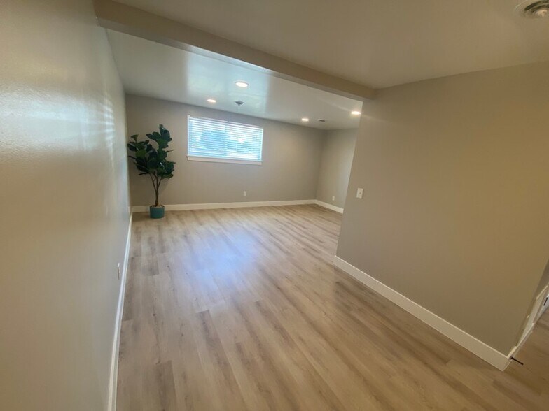 Building Photo - 3488 S 500 E