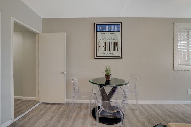 Building Photo - Cozy 2-Bedroom Unit in Prime Las Vegas Loc...