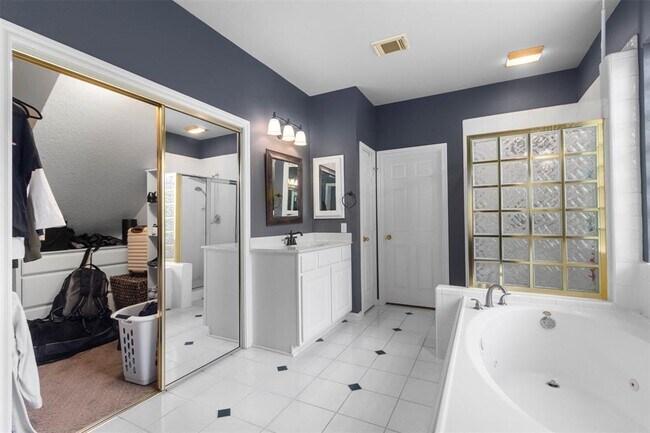 Building Photo - 5803 Song Ridge Ct