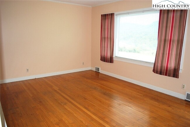 Building Photo - 6206 Idlewild Rd