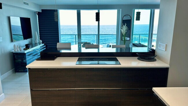 Building Photo - 333 NE 21st Ave