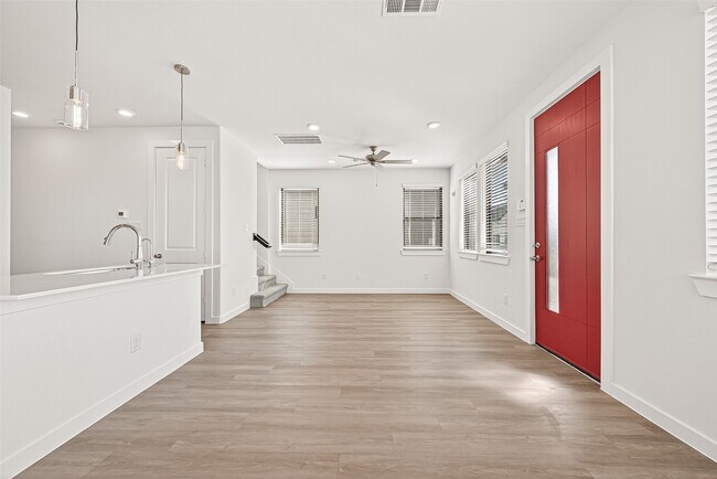 Building Photo - 3223 Loam Ln