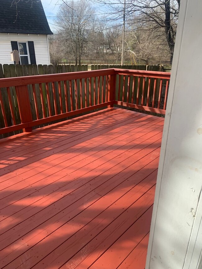 Building Photo - Charming Two Bedroom Downtown Springdale -