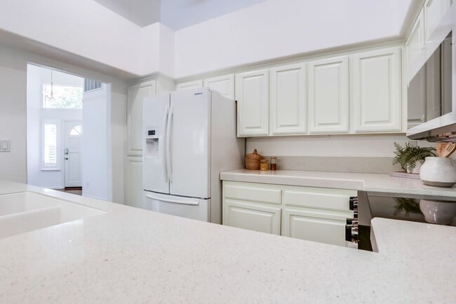 Building Photo - 3 bed, 2 bath Single Family Home in North ...