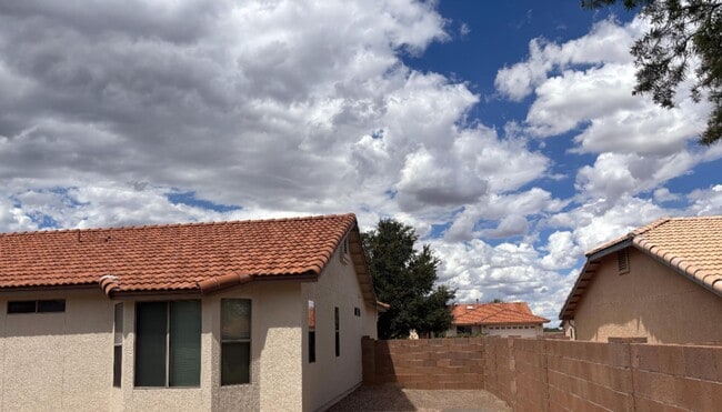 Building Photo - 3524 Plaza De Lanza