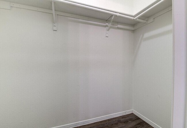 Building Photo - 12922 Meehan Dr