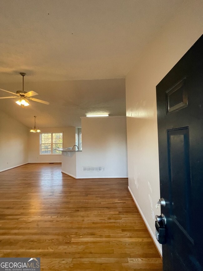 Building Photo - 721 Meadow Spring Dr