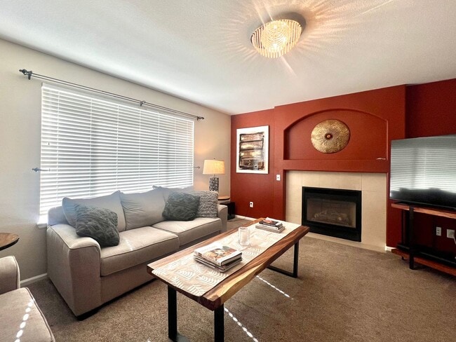 Building Photo - Big, Charming 4 Bedroom 2.5 Bathroom in Rock Creek! AVAILABLE 8/1!