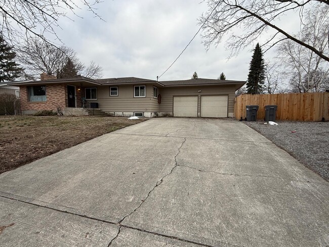 Building Photo - 11910 E 10th Ave