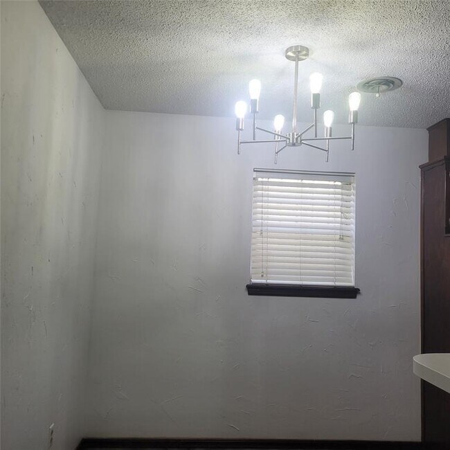 Building Photo - 224 Allenhurst Ave