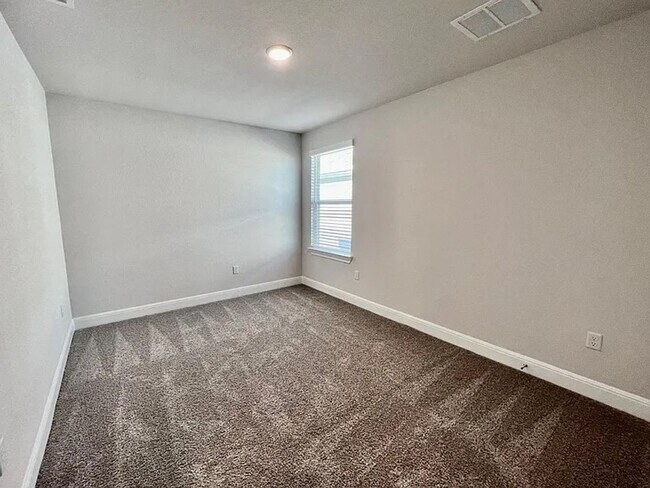 Building Photo - Open Concept Family Dream Home!