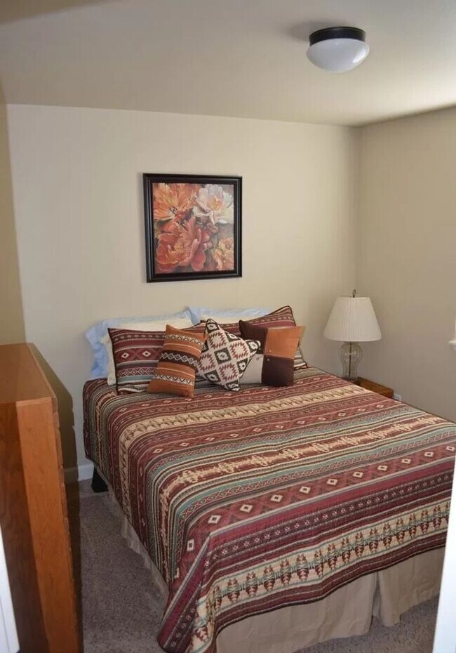 Building Photo - Beautiful 4 Bedroom Home in Desirable Springs Ranch Area!
