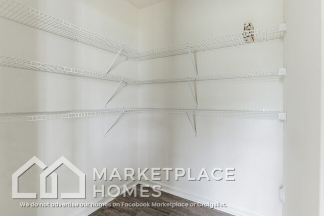 Building Photo - 1208 Cole Dr