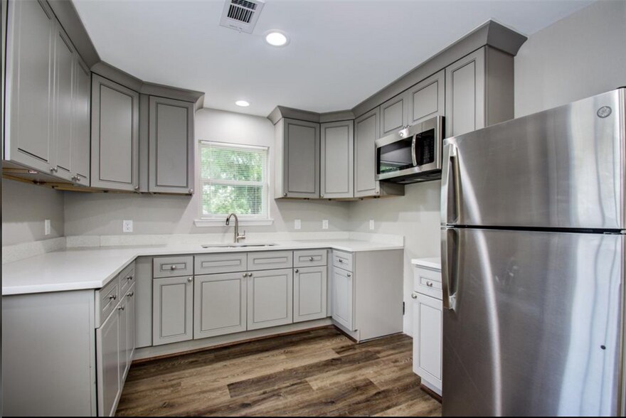 Building Photo - 4008 Vaughn Street