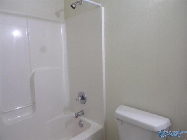 Building Photo - 15347 Mill Valley Dr