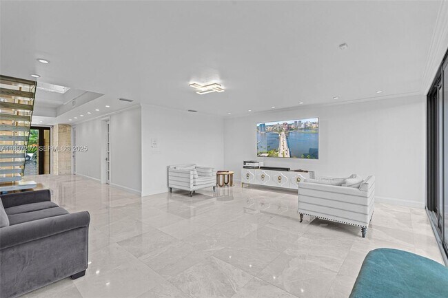 Building Photo - 6124 Paradise Point Dr