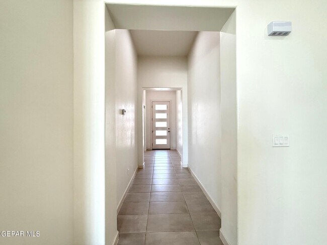 Building Photo - 7792 Enchanted Pk Dr