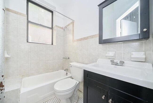 Building Photo - 2 bedroom in NEW YORK NY 10036