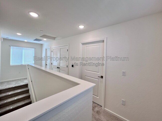 Building Photo - 1526 Woodhill Ln