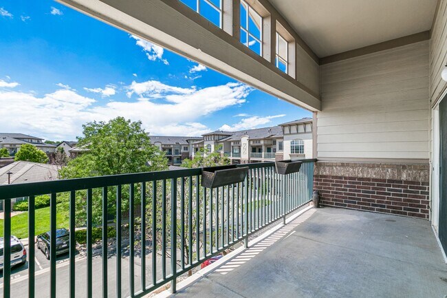 Building Photo - Awesome Penthouse Condo in Town Center Terrace!