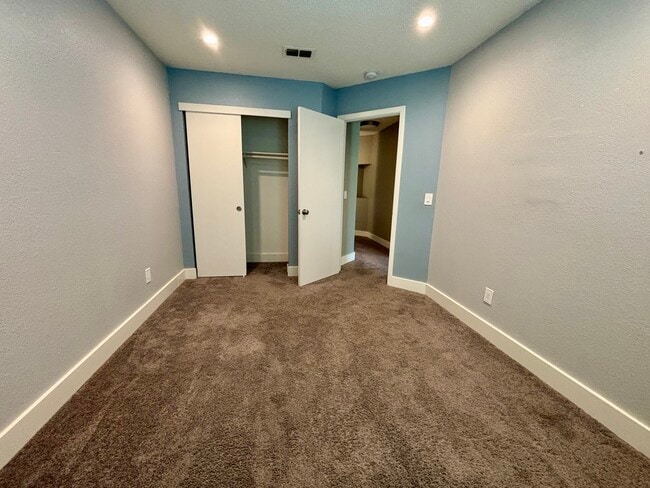 Building Photo - 7592 Deltawind Dr