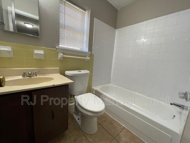 Building Photo - 5580 Apple Blossom Dr