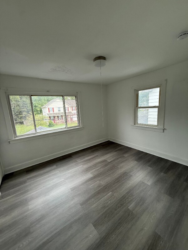 Building Photo - 10214 Avon Ave