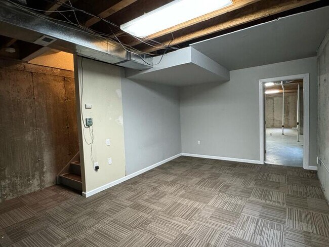 Building Photo - 135 Galapago St