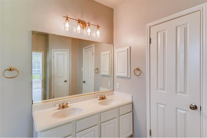 Building Photo - 9132 Fainwood Ln