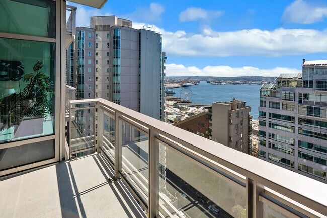 Building Photo - 2033 2nd Ave