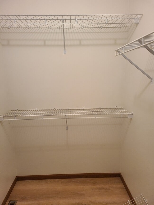 Building Photo - 2871 E 777th Rd