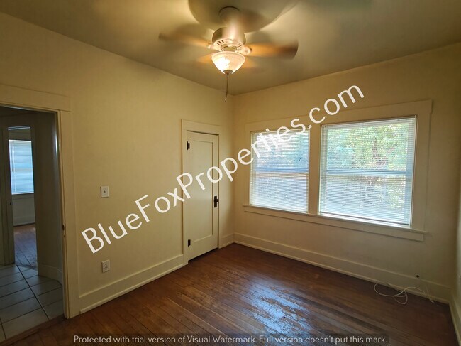 Building Photo - 827 E Helen St