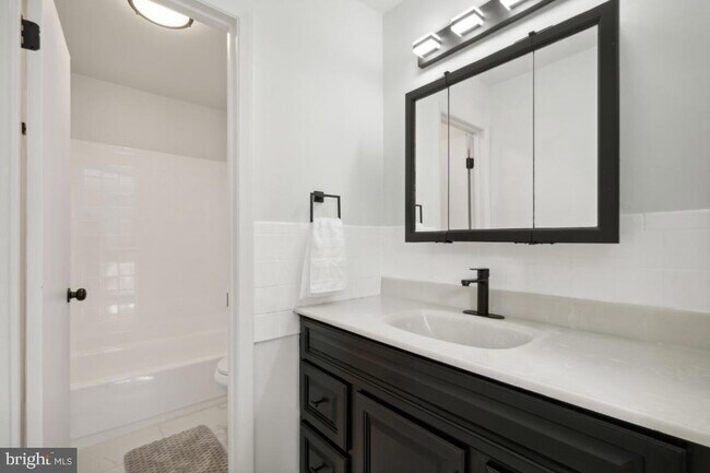 Building Photo - 2400 Kilpatrick Pl