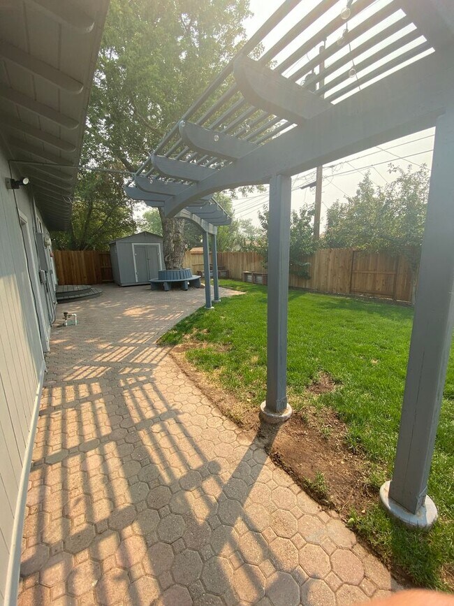 Building Photo - 3420 Downey Ave