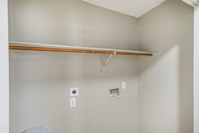 Building Photo - 5626 Calm Ct