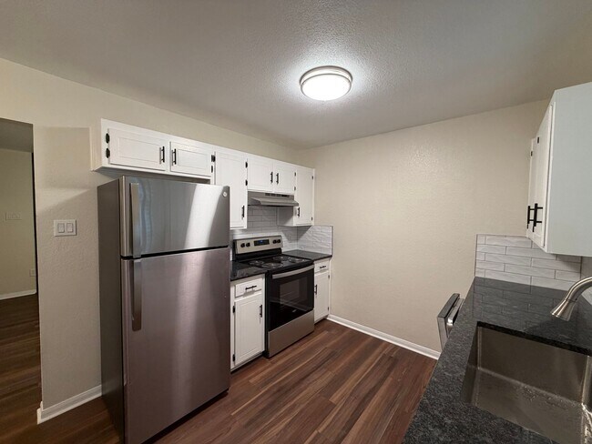 Building Photo - 308 Sorrell Dr