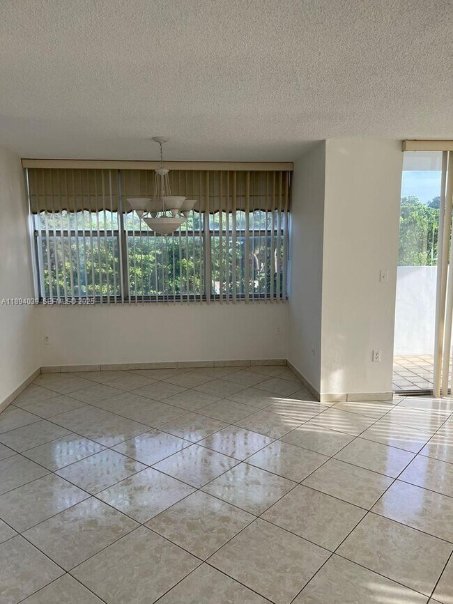 Building Photo - 1200 NE Miami Gardens Dr