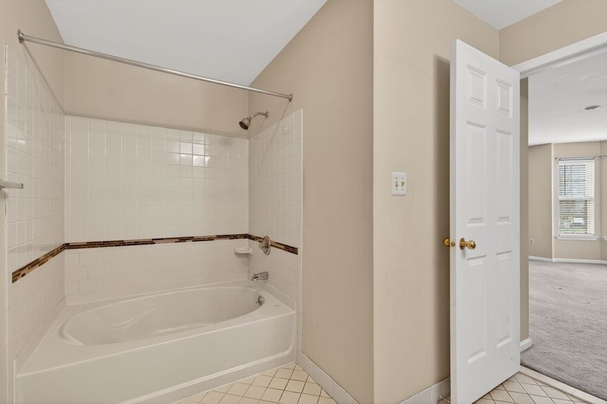 Building Photo - 4202 Waltham Ct