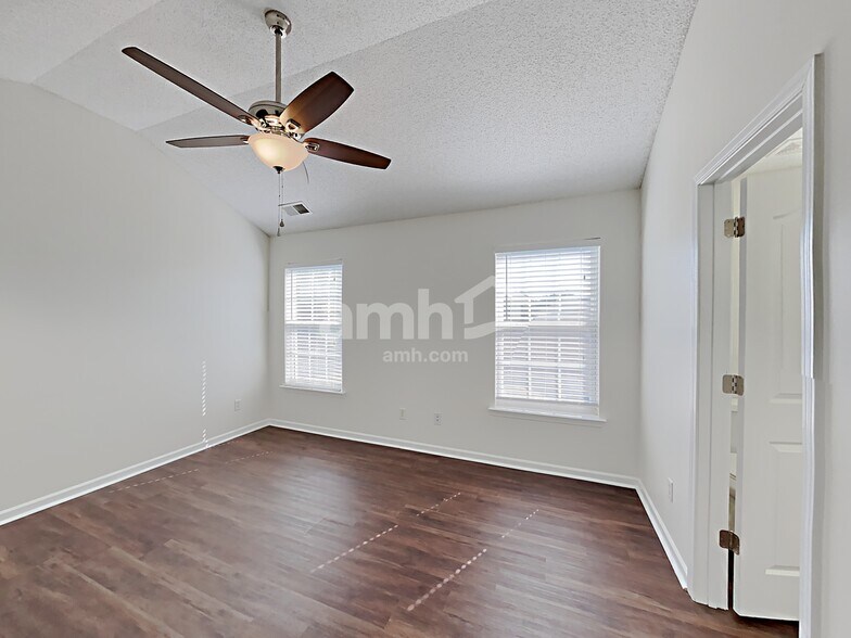 Building Photo - 3927 Bayse Ct