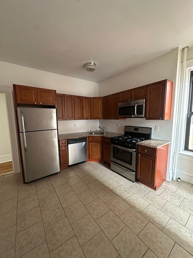 Building Photo - 3401-The Stella on Park LLC