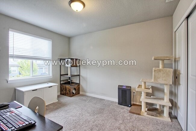 Building Photo - 3 Bed, 2.5 Bath Home in Whipple Creek Vill...