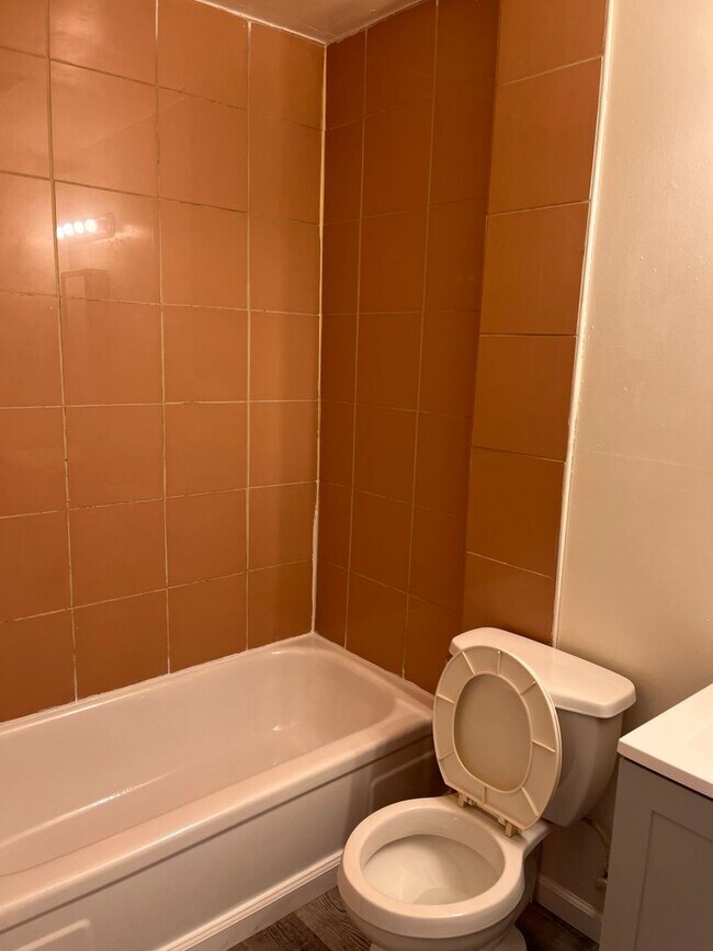 Building Photo - 323 Xenia Ave