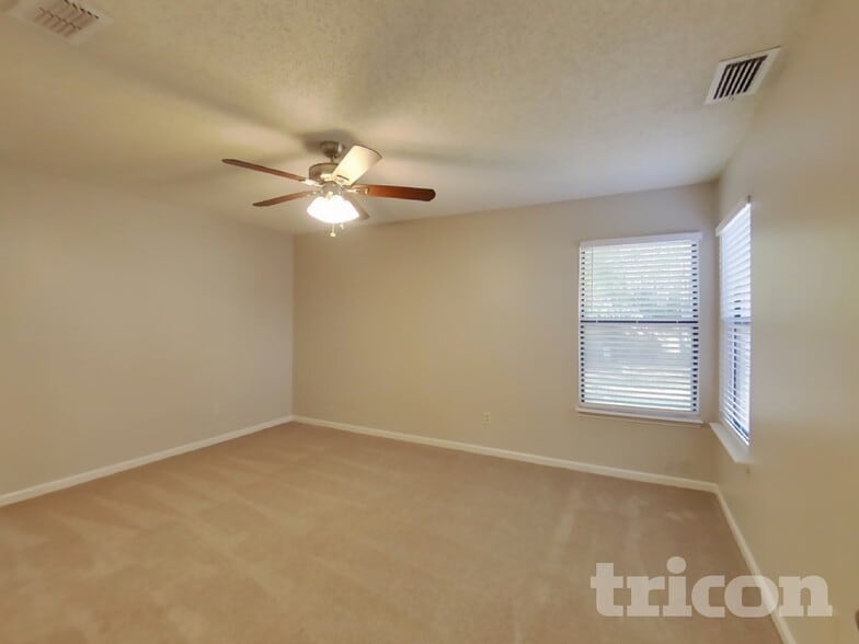 Building Photo - 2346 Blossom Ridge Dr N