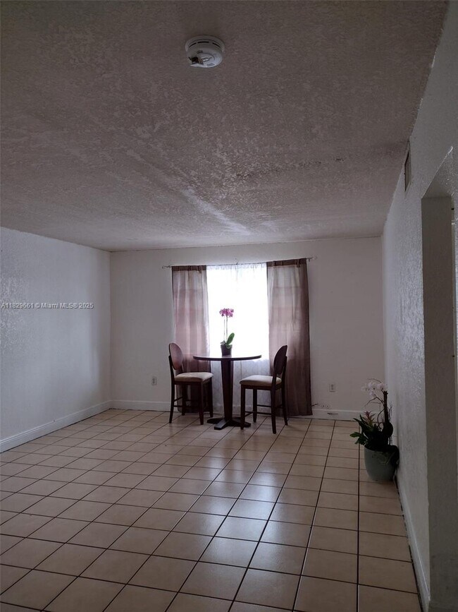 Building Photo - 17255 SW 95th Ave